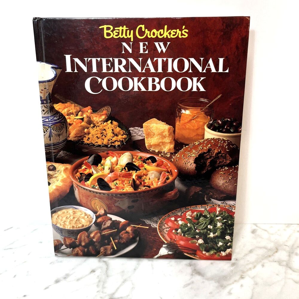 1989 Betty Crocker's New International Cookbook Hardcover Book Vintage